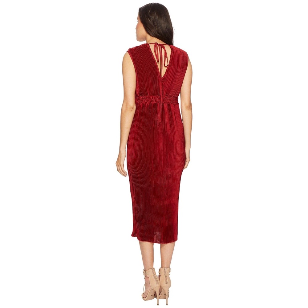 ROMEO and JULIET COUTURE Pleated Sleeveless Dress - Picture 4 of 5